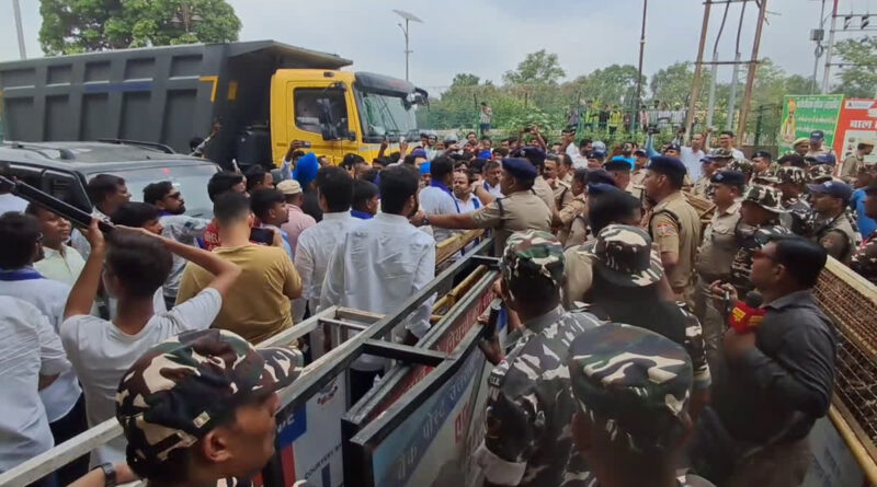 हरिद्वार : केतन हत्याकांड मामले में भीम आर्मी कार्यकर्ताओं का टिहरी कूच का प्रयास.
