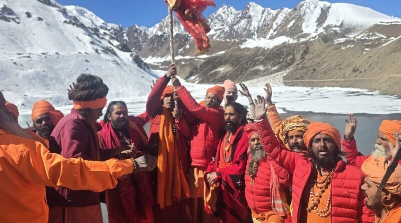 पिथौरागढ़ : पवित्र छड़ी यात्रा जौलजीबी, बलुवाकोट और धारचूला पहुँचने पर श्रद्धालुओं ने किया भव्य स्वागत |