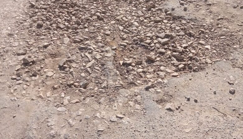 गंगोलीहाट: मड़कनाली-भामा मोटर मार्ग की जर्जर हालत से ग्रामीणों में आक्रोश, डीएम को सौंपा ज्ञापन |